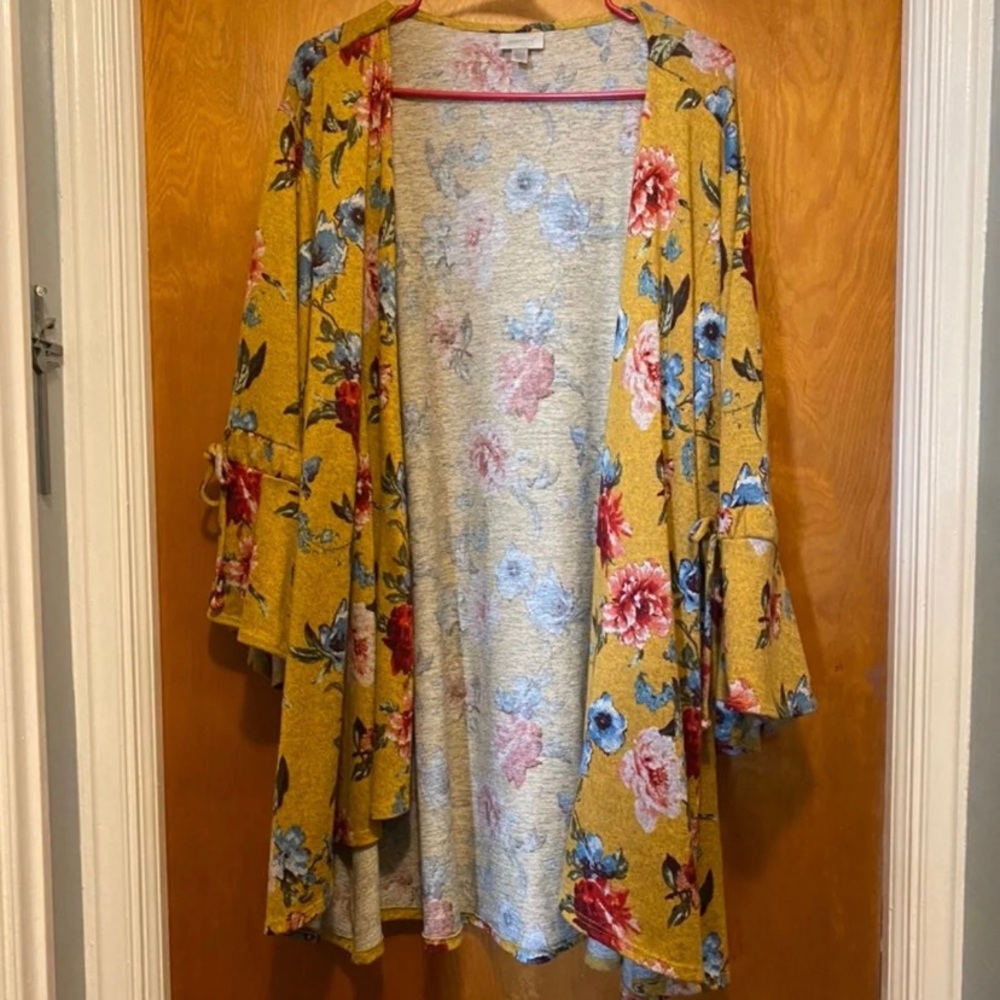 Plus size sweater from Avenue